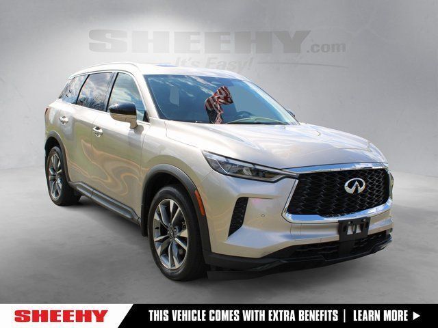 2023 INFINITI QX60 LUXE
