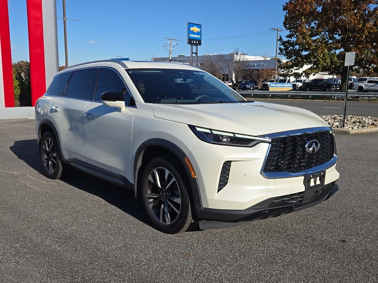2023 INFINITI QX60 LUXE