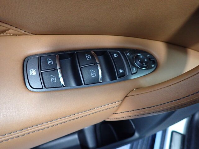 2023 INFINITI QX80 LUXE 4WD LEATHER NAVI SUNROOF 8 PASS Listowel ON