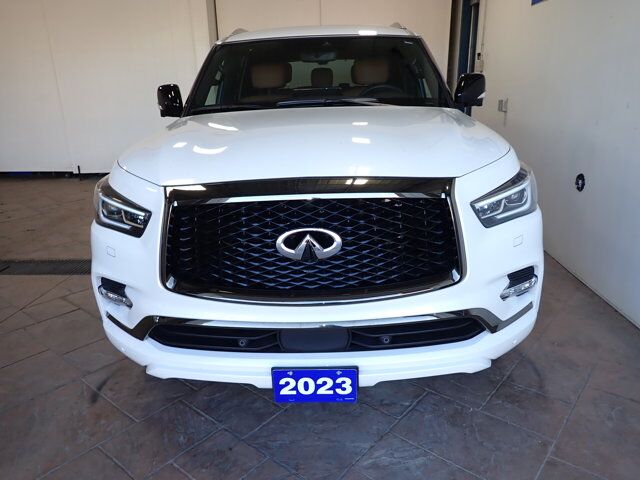 2023 INFINITI QX80 LUXE 4WD LEATHER NAVI SUNROOF 8 PASS Listowel ON