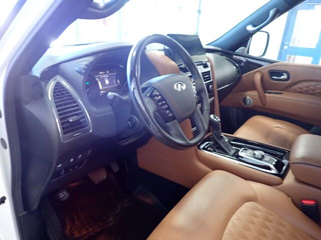 2023 INFINITI QX80 LUXE 4WD LEATHER NAVI SUNROOF 8 PASS Listowel ON
