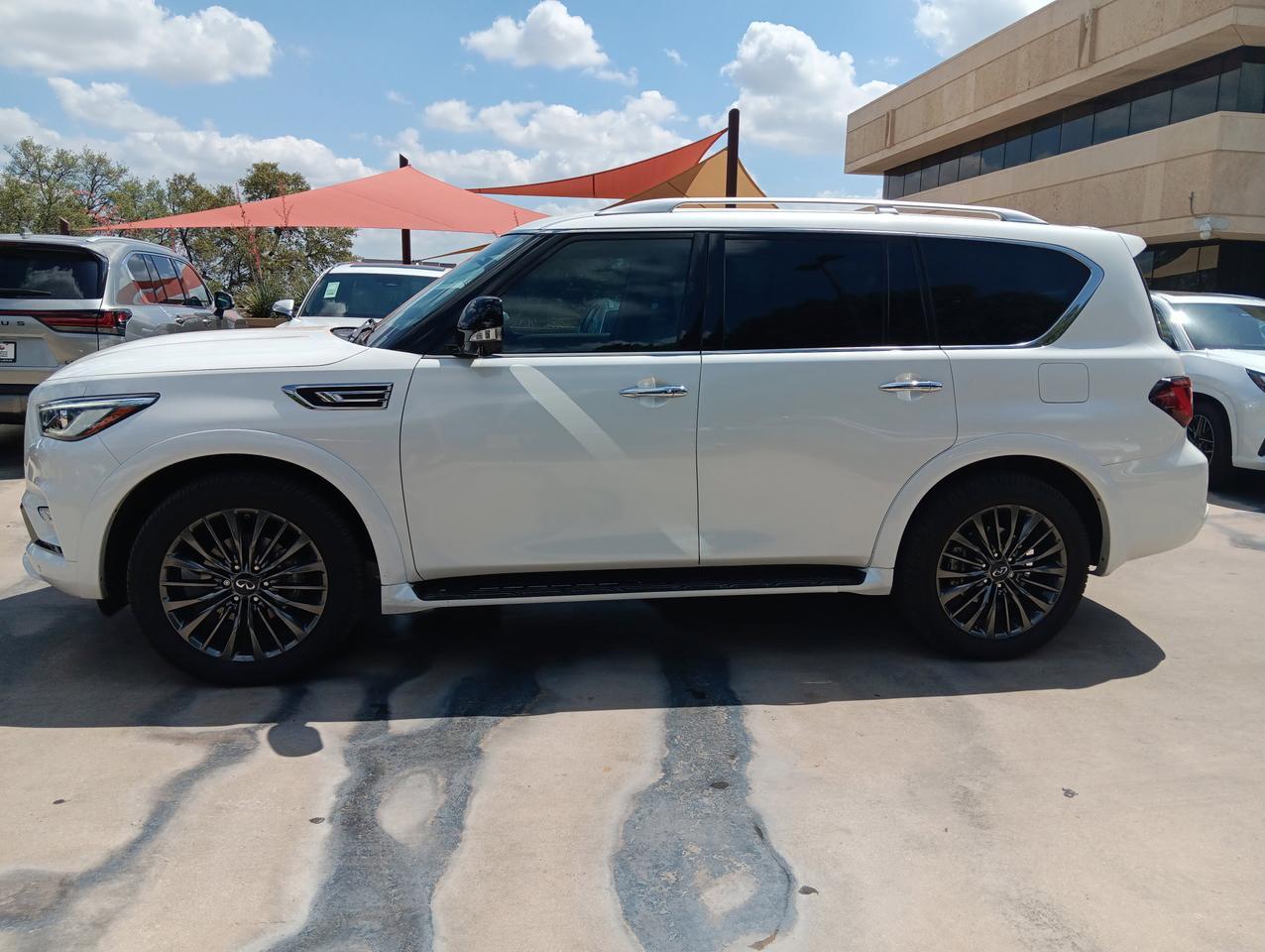 2023 INFINITI QX80