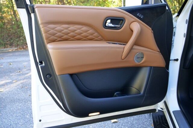 2023 INFINITI QX80 Sensory 4WD / Third Row / Bose Audio / Cooled Seats! High Point NC