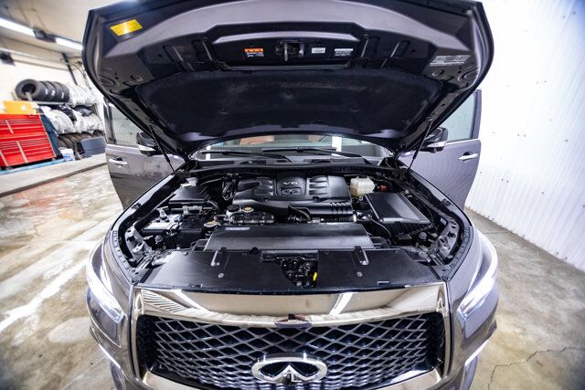 2023 Infiniti QX80 AWD Luxe Leather Roof Nav BCam Red Deer AB