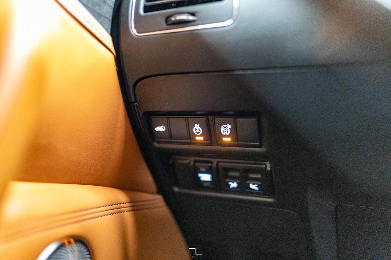 2023 Infiniti QX80 AWD Luxe Leather Roof Nav BCam Red Deer AB