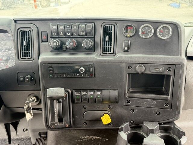 2023 International MV607 Extended Cab 21' Miller Century LCG 21 Rollback Car Carrier Truck Miami FL