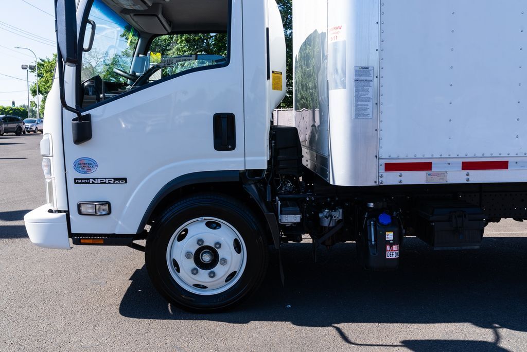 2023 Isuzu NPR Milwaukie OR