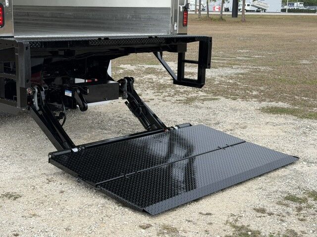 2023 Isuzu NRR 16' Refrigerated Truck with 2,500lbs. Lift Gate Homestead FL