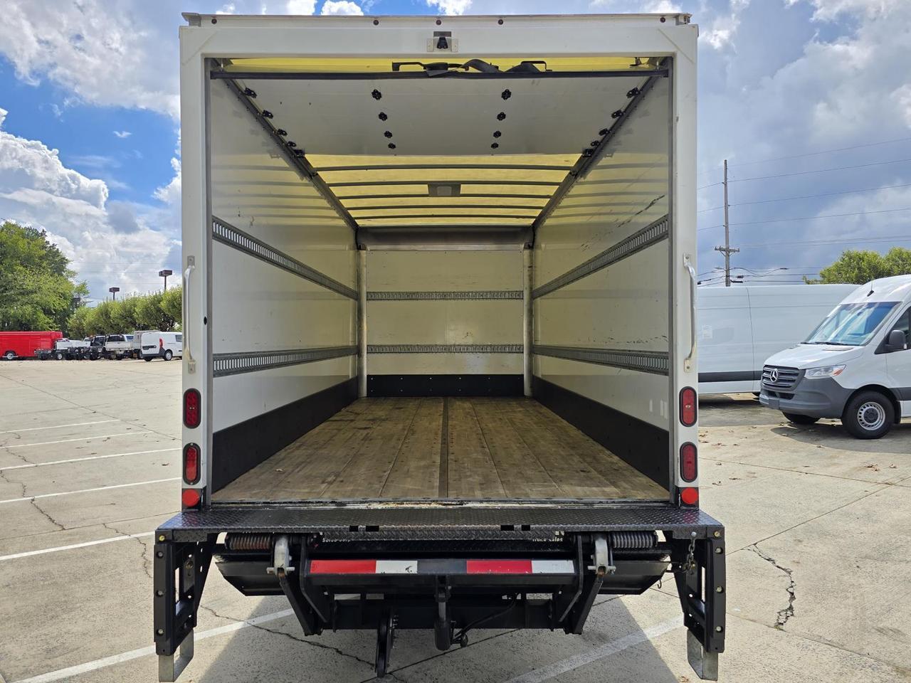 2023 Isuzu NRR 20ft Box W/2,500lbs Tuck-Under Liftgate and 5.2L Diesel Concord NC
