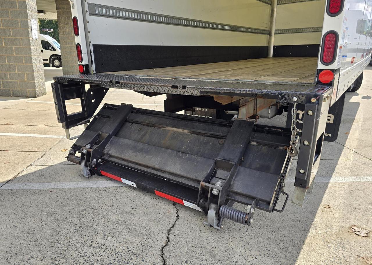 2023 Isuzu NRR 20ft Box W/2,500lbs Tuck-Under Liftgate and 5.2L Diesel Concord NC