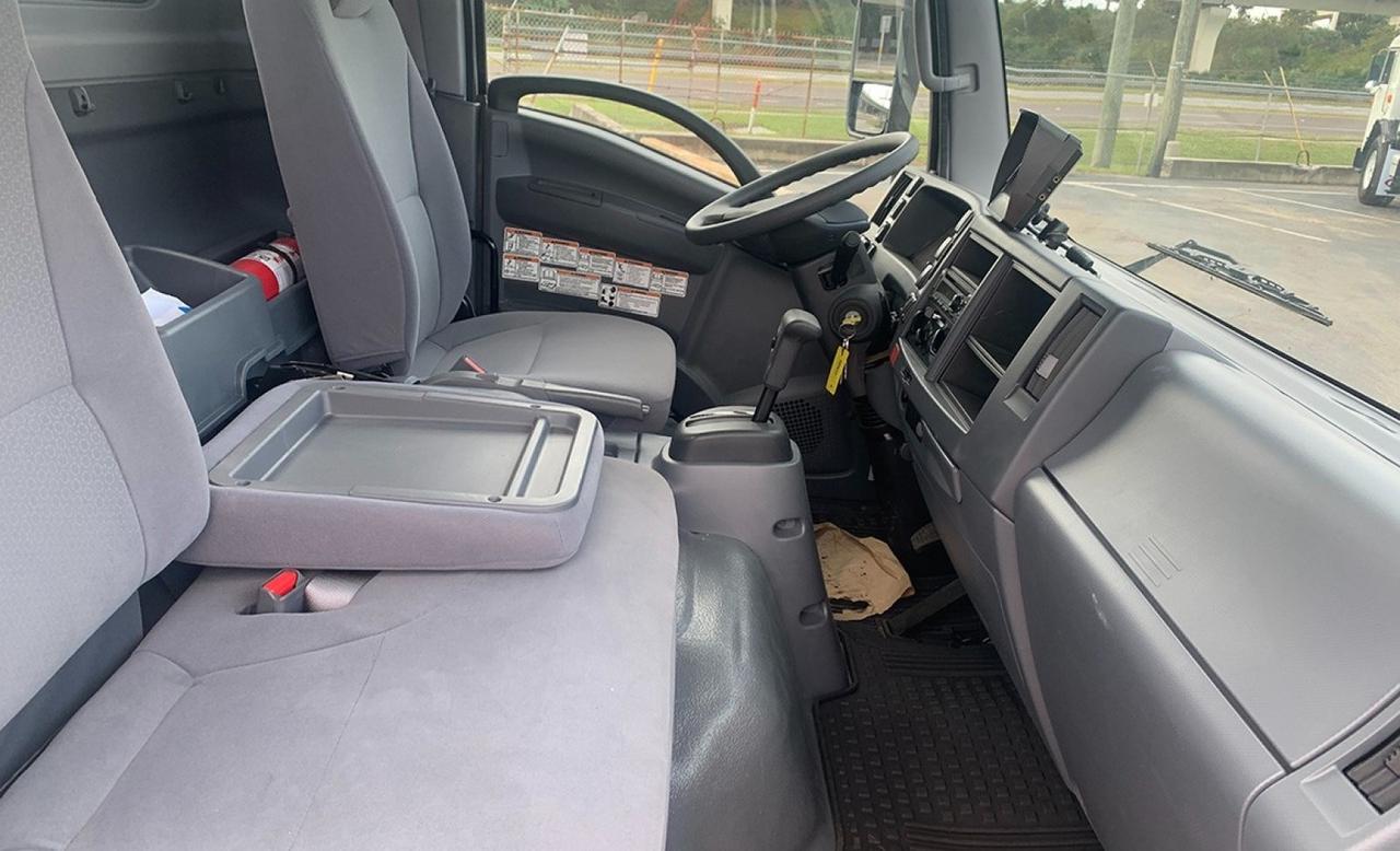 2023 Isuzu NRR 8 yd PacMac Rea Loader Garbage trucks Tampa FL