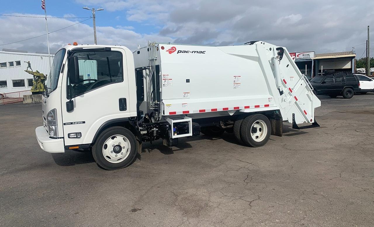 2023 Isuzu NRR 8 yd PacMac Rea Loader Garbage trucks Tampa FL