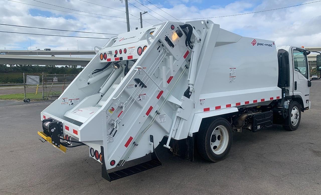 2023 Isuzu NRR 8 yd PacMac Rea Loader Garbage trucks Tampa FL