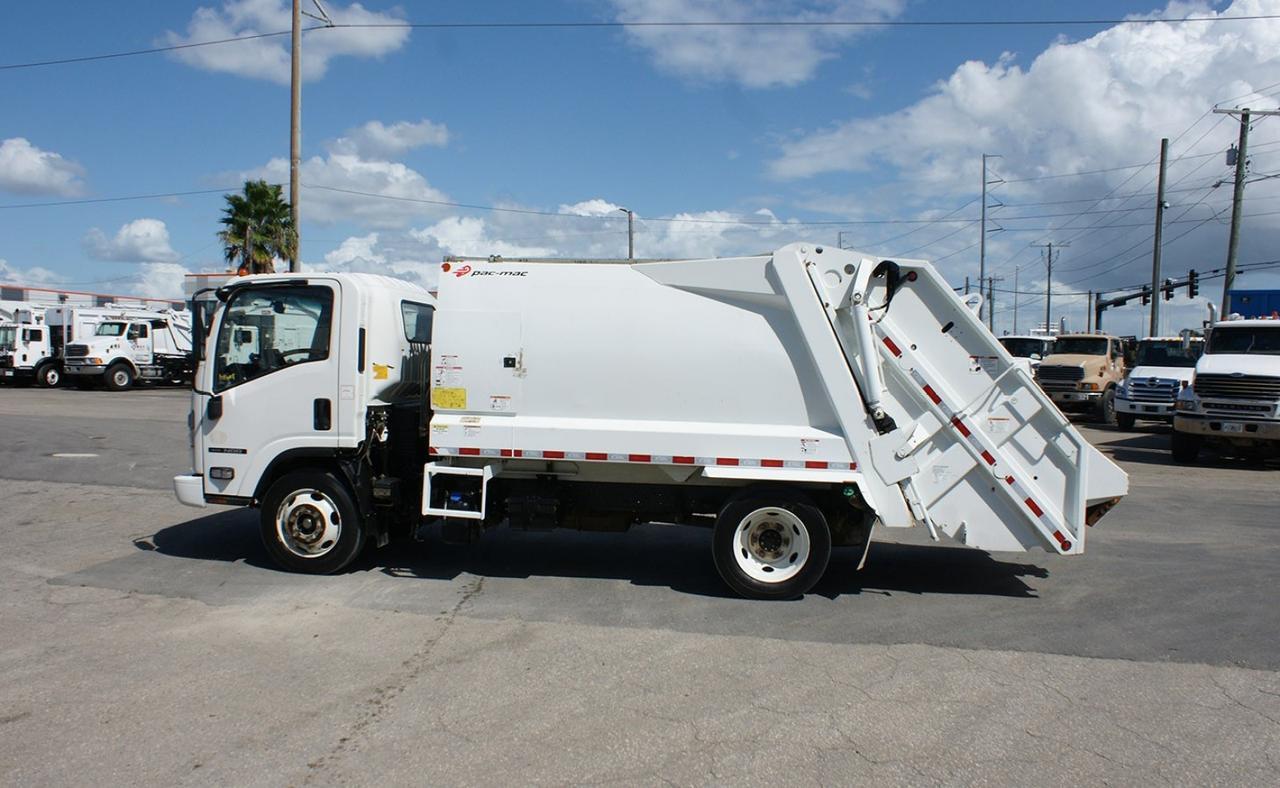 2023 Isuzu NRR 8 yd PacMac Rear Loader Garbage trucks Tampa FL