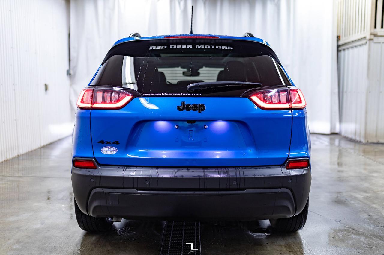 2023 Jeep Cherokee 4x4 Altitude Elite Leather Roof Nav Red Deer AB