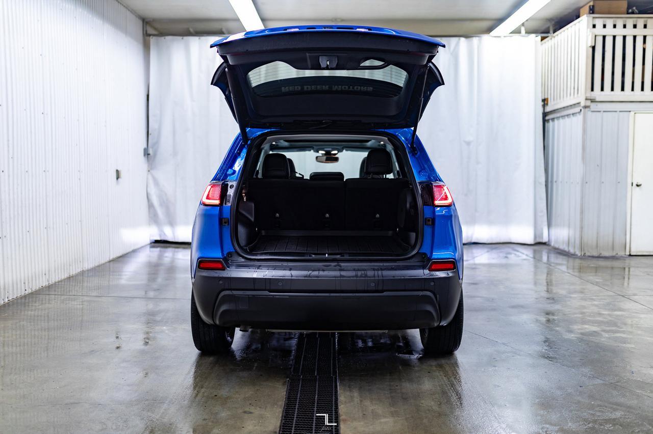 2023 Jeep Cherokee 4x4 Altitude Elite Leather Roof Nav Red Deer AB