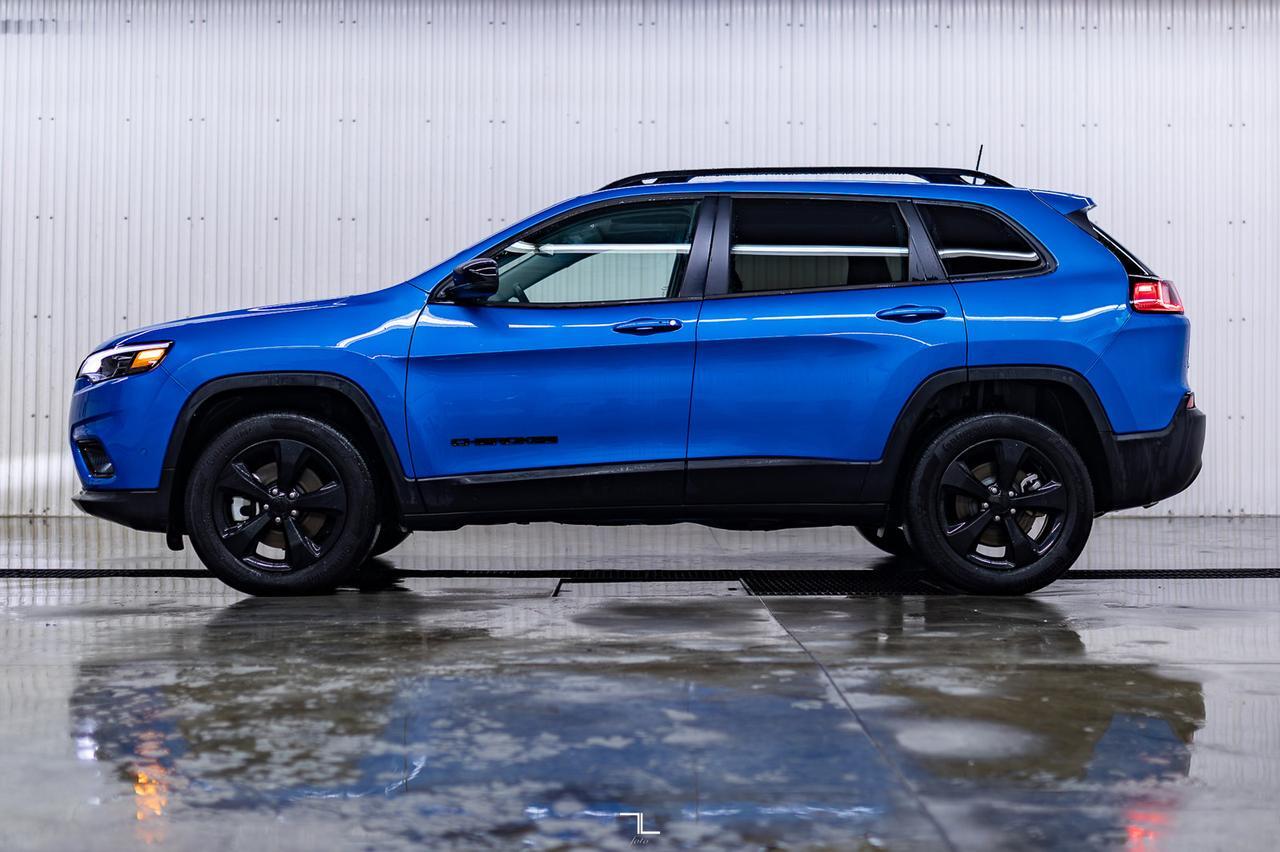 2023 Jeep Cherokee 4x4 Altitude Elite Leather Roof Nav Red Deer AB