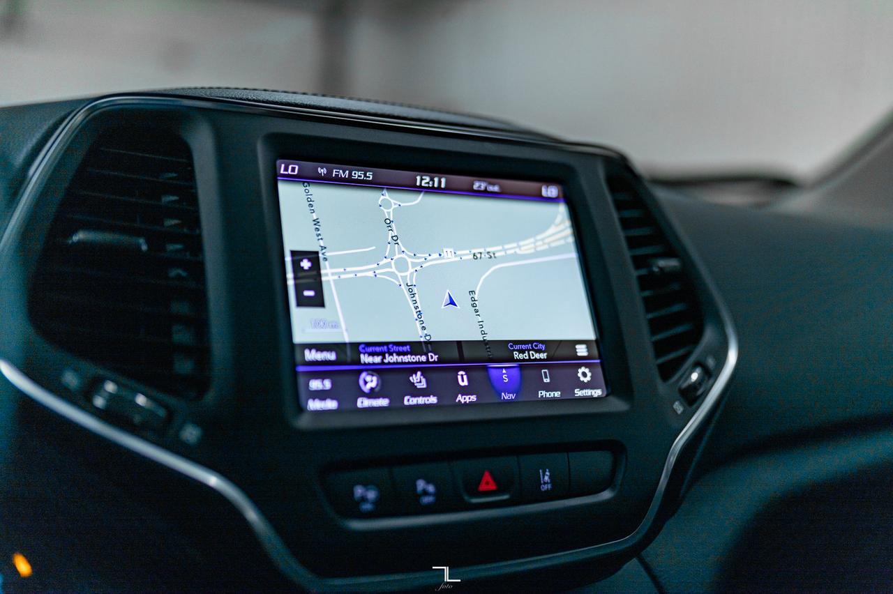 2023 Jeep Cherokee 4x4 Altitude Elite Leather Roof Nav Red Deer AB