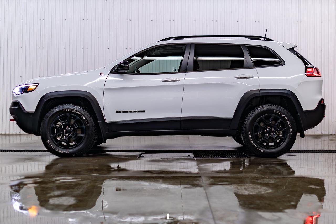 2023 Jeep Cherokee 4x4 Trailhawk Leather Roof Nav BCam Red Deer AB