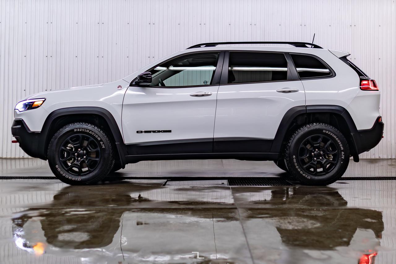 2023 Jeep Cherokee 4x4 Trailhawk Leather Roof Nav BCam Red Deer AB