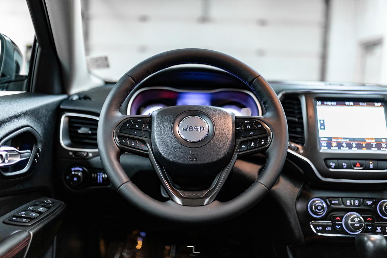 2023 Jeep Cherokee 4x4 Trailhawk Leather Roof Nav BCam Red Deer AB