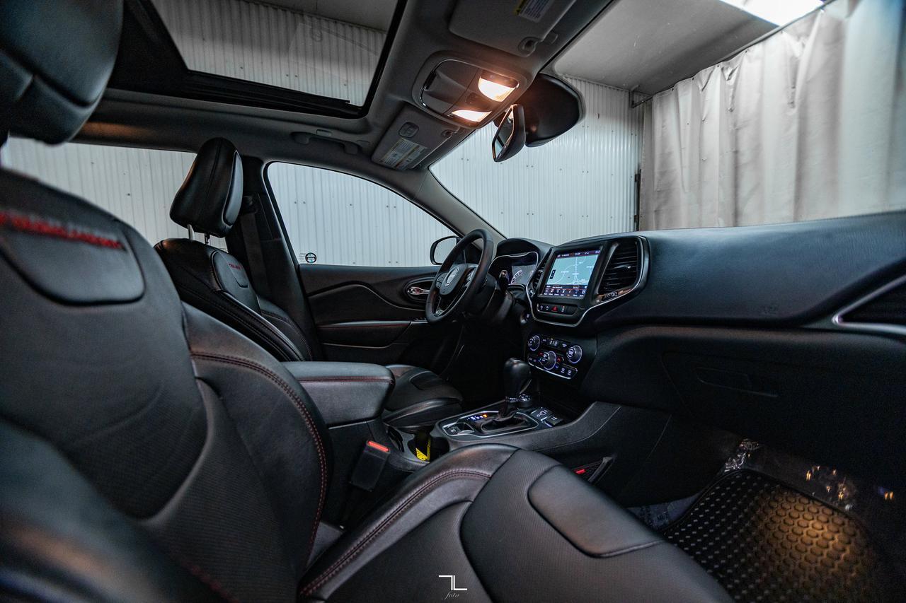 2023 Jeep Cherokee 4x4 Trailhawk Leather Roof Nav BCam Red Deer AB