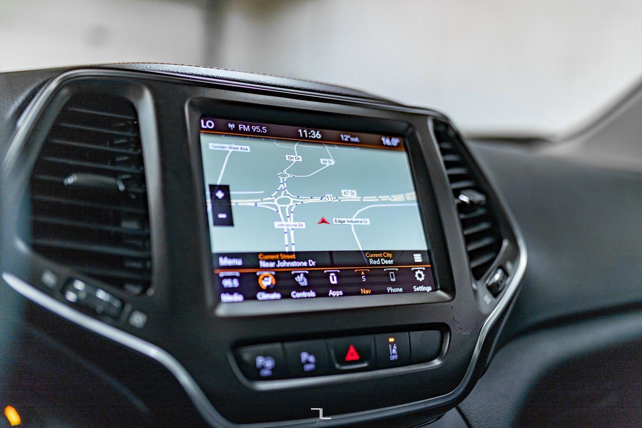 2023 Jeep Cherokee 4x4 Trailhawk Leather Roof Nav BCam Red Deer AB