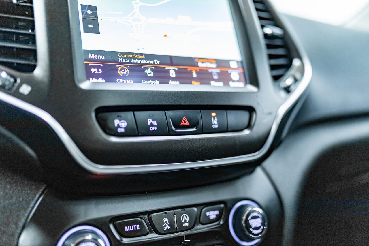 2023 Jeep Cherokee 4x4 Trailhawk Leather Roof Nav BCam Red Deer AB