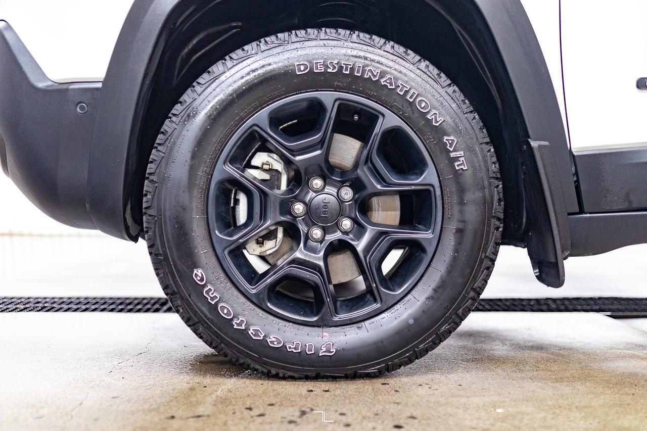 2023 Jeep Cherokee 4x4 Trailhawk Leather Roof Nav BCam Red Deer AB