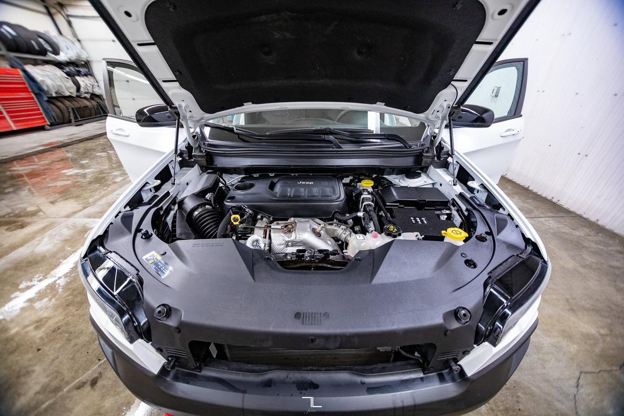 2023 Jeep Cherokee 4x4 Trailhawk Leather Roof Nav BCam Red Deer AB