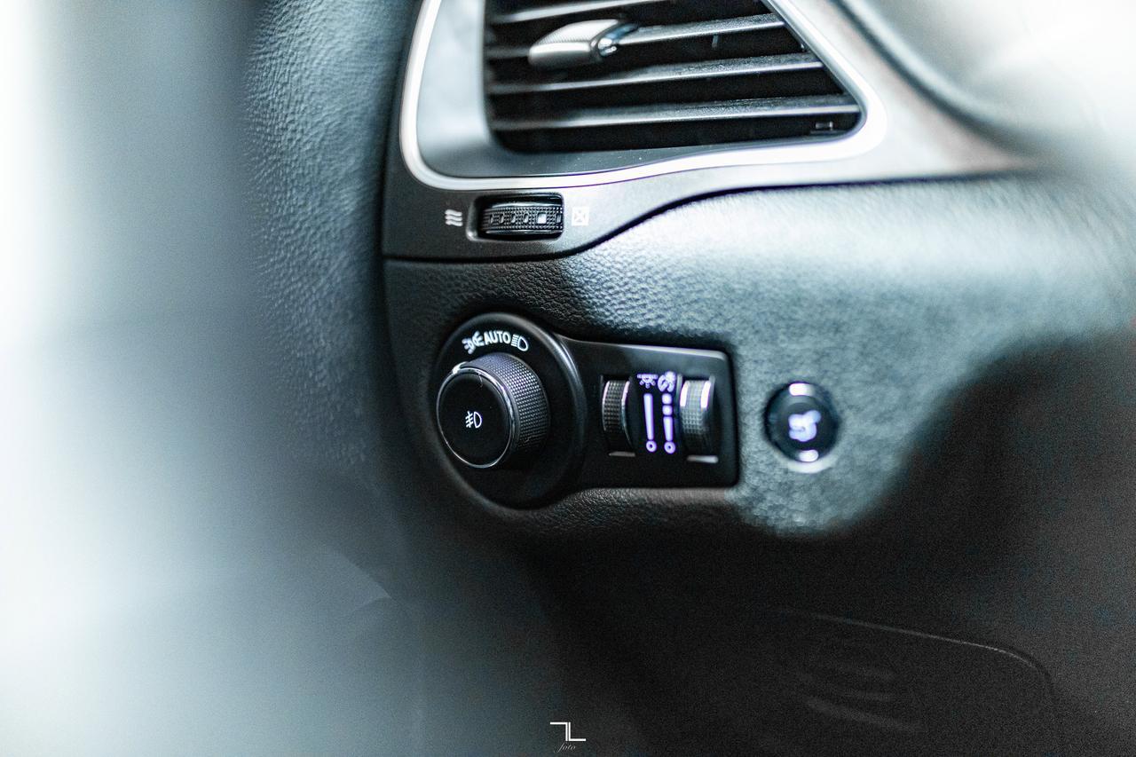 2023 Jeep Cherokee 4x4 Trailhawk Leather Roof Nav BCam Red Deer AB