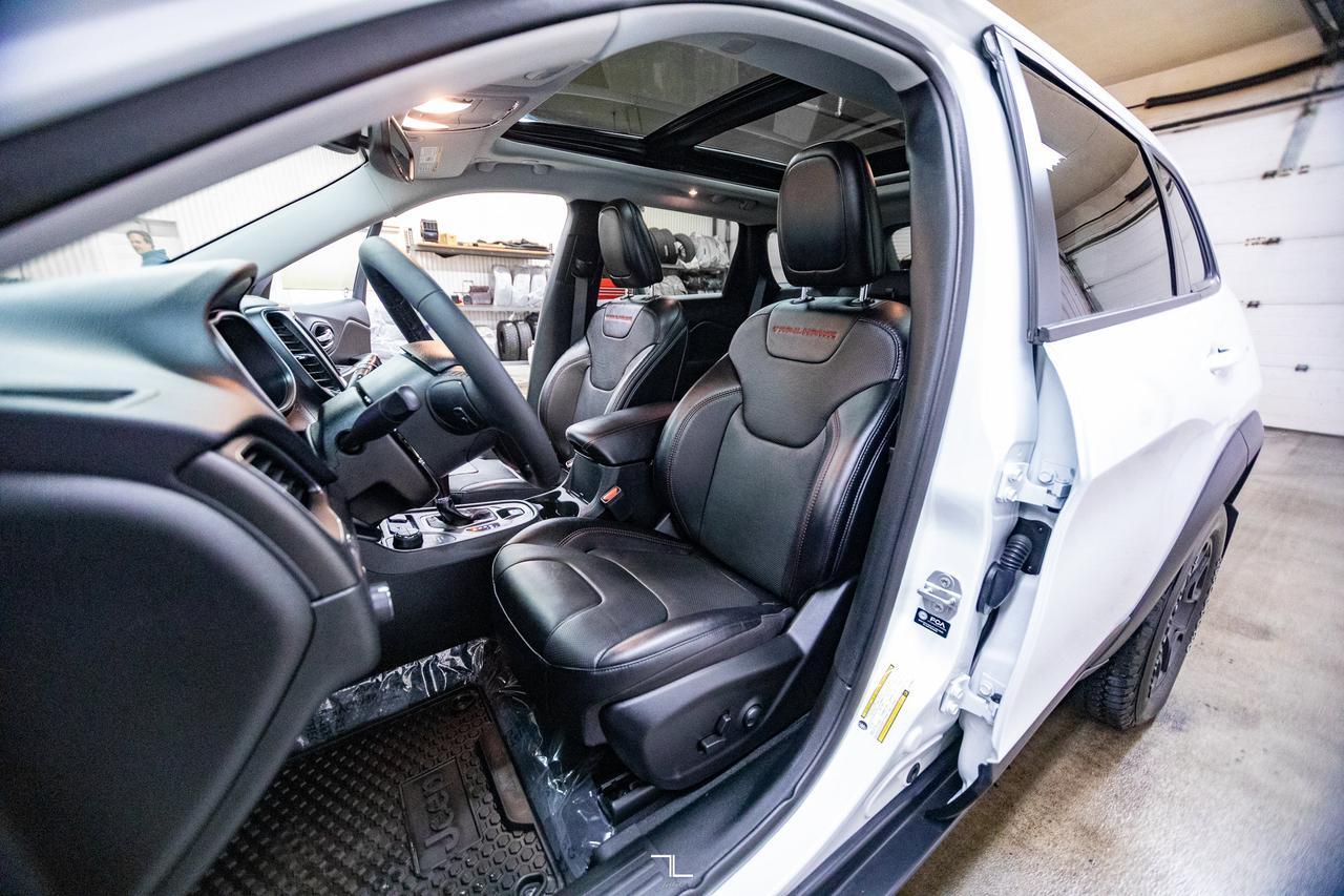 2023 Jeep Cherokee 4x4 Trailhawk Leather Roof Nav BCam Red Deer AB