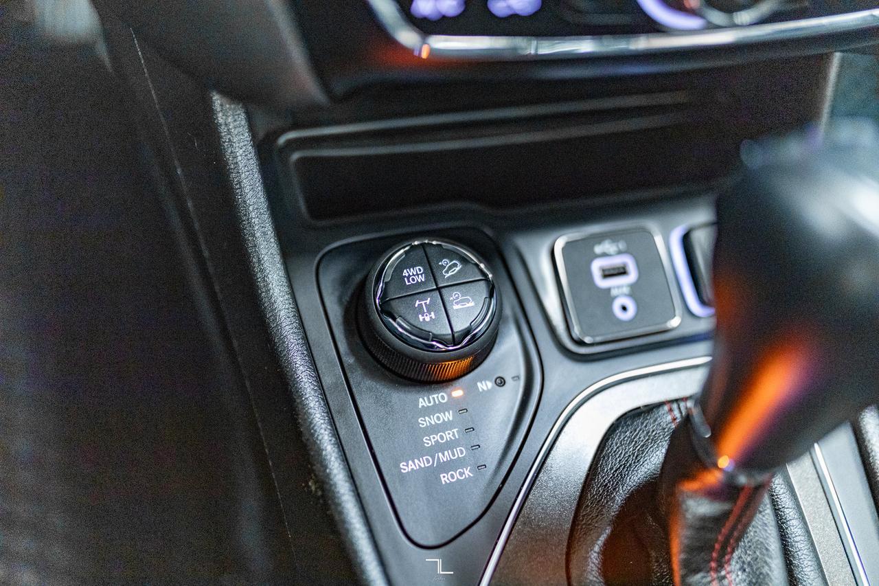 2023 Jeep Cherokee 4x4 Trailhawk Leather Roof Nav BCam Red Deer AB