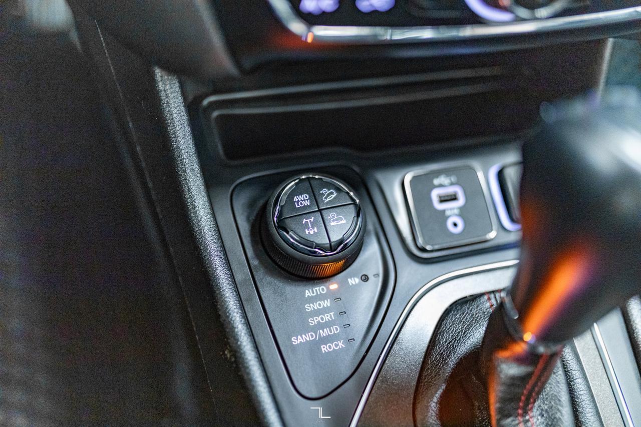 2023 Jeep Cherokee 4x4 Trailhawk Leather Roof Nav BCam Red Deer AB