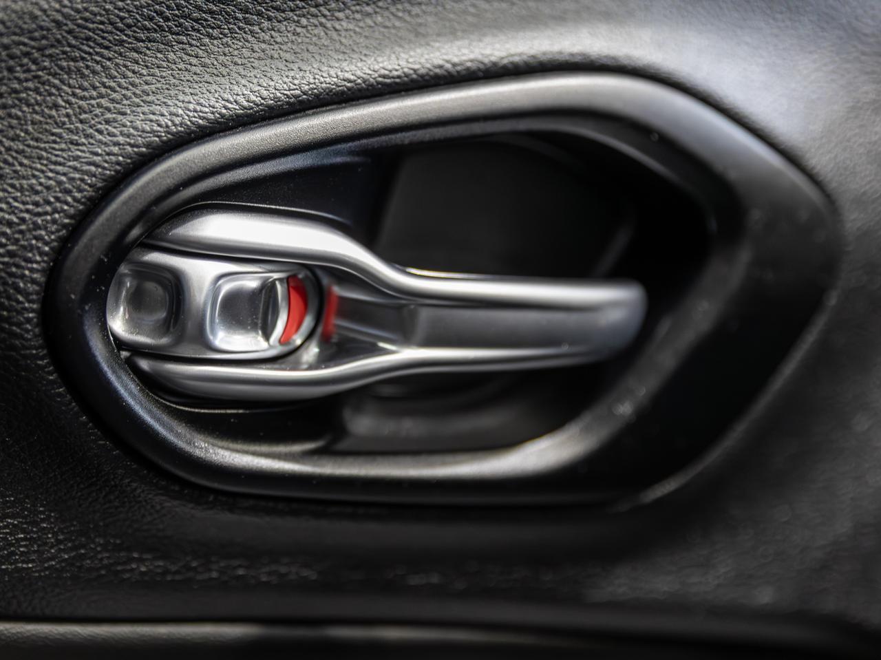 2023 Jeep Cherokee Altitude Lux 4WD NAV Cranberry PA