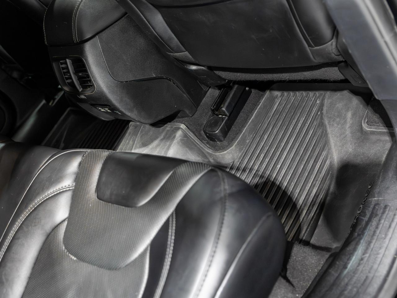 2023 Jeep Cherokee Altitude Lux 4WD NAV Cranberry PA