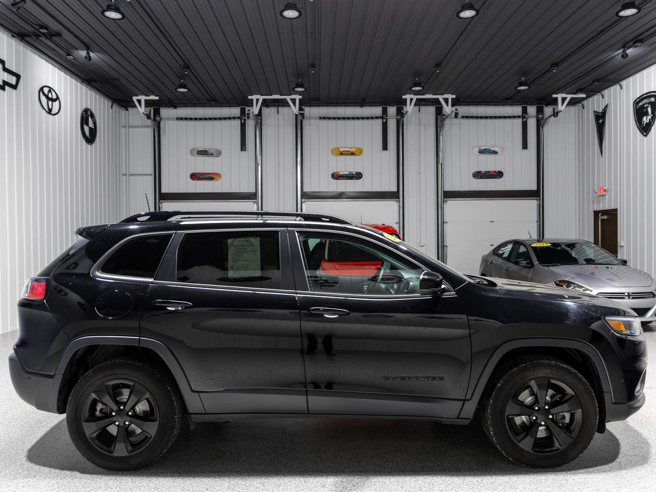 2023 Jeep Cherokee Altitude Lux 4WD NAV Cranberry PA