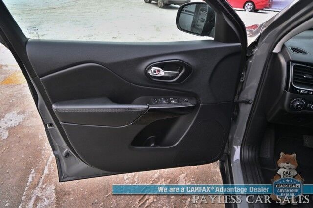 2023 Jeep Cherokee Altitude Lux / 4X4 / Auto Start / Power & Heated Leather Seats / Heated Steering Wheel / NAV / Adaptive Cruise Control / Lane Departure & Blind Spot Alert / Apple CarPlay & Android Auto / Back Up Camera / 1-Owner Anchorage AK