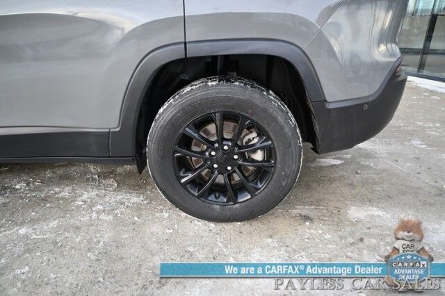 2023 Jeep Cherokee Altitude Lux / 4X4 / Auto Start / Power & Heated Leather Seats / Heated Steering Wheel / NAV / Adaptive Cruise Control / Lane Departure & Blind Spot Alert / Apple CarPlay & Android Auto / Back Up Camera / 1-Owner Anchorage AK