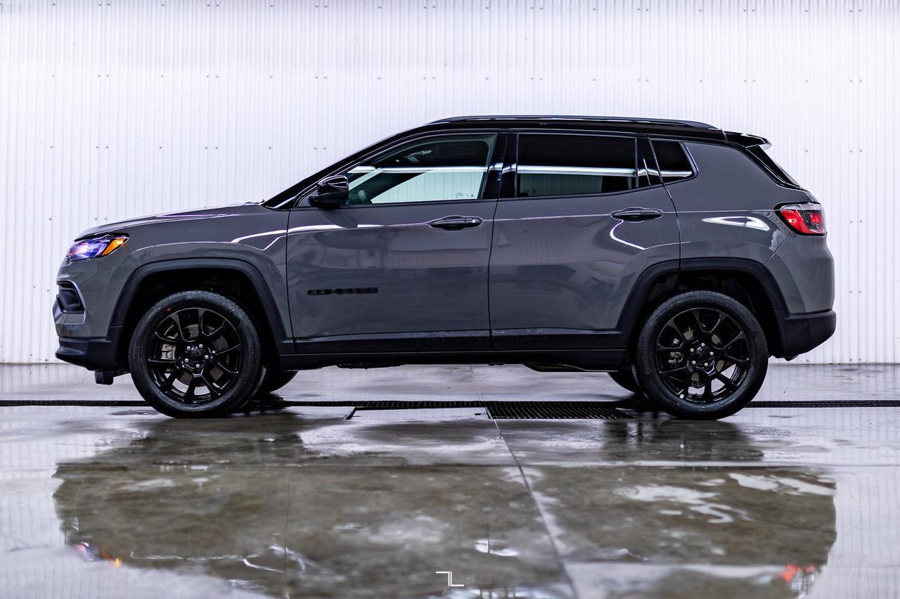 2023 Jeep Compass 4x4 Altitude Leather Roof Nav Red Deer AB