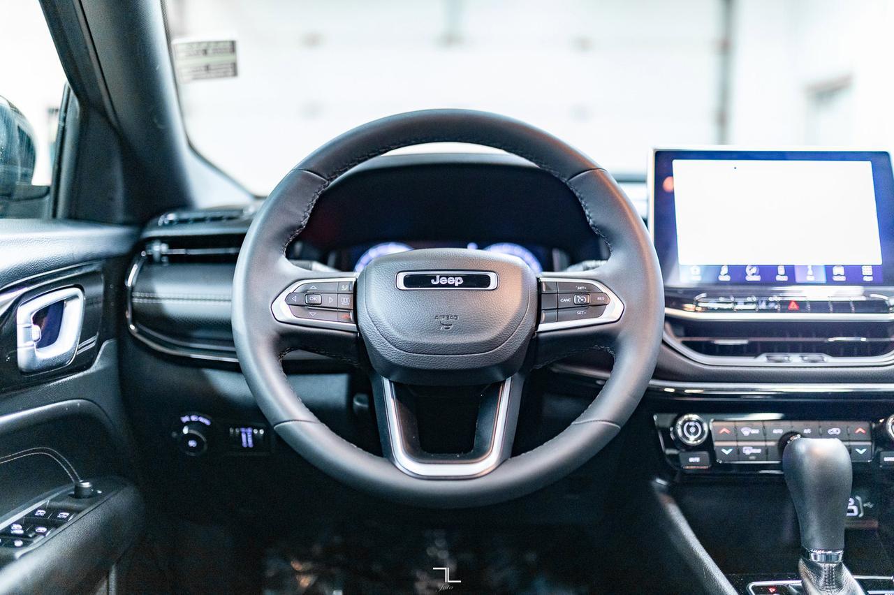 2023 Jeep Compass 4x4 Altitude Leather Roof Nav Red Deer AB