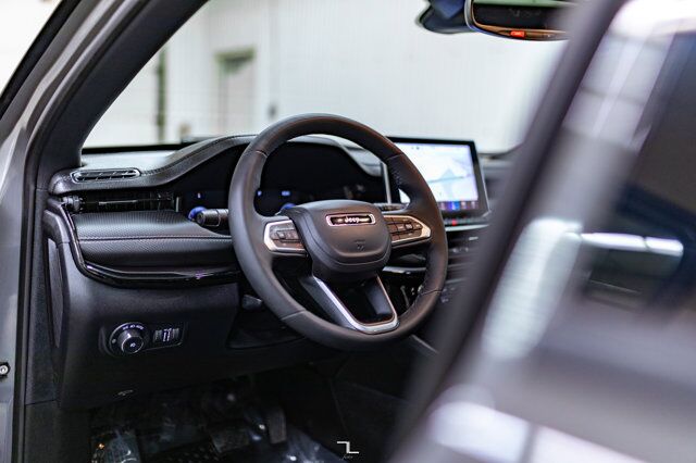 2023 Jeep Compass 4x4 Altitude Leather Roof Nav Red Deer AB