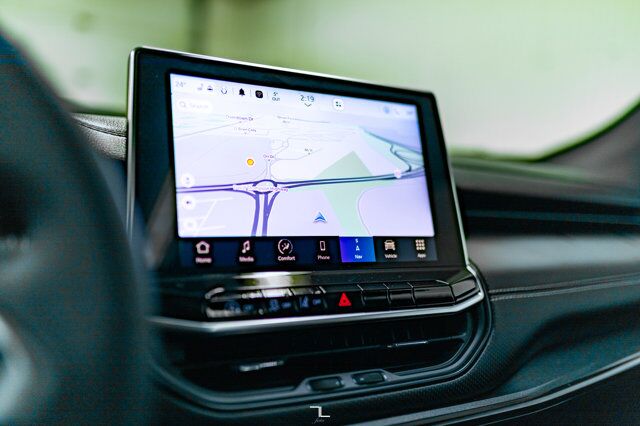 2023 Jeep Compass 4x4 Altitude Leather Roof Nav Red Deer AB