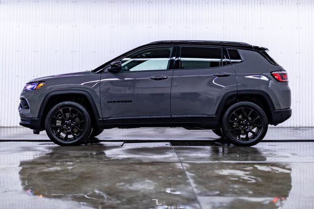 2023 Jeep Compass 4x4 Altitude Leather Roof Nav Red Deer AB