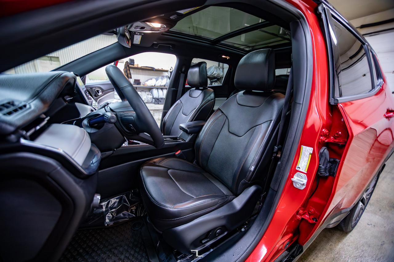 2023 Jeep Compass 4x4 Limited Leather Roof Nav BCam Red Deer AB