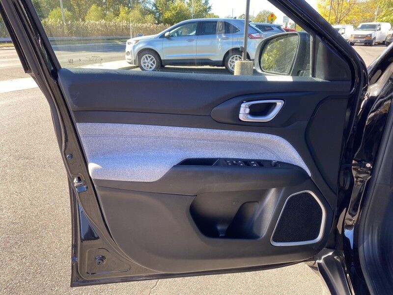 2023 Jeep Compass Latitude Bristol  PA