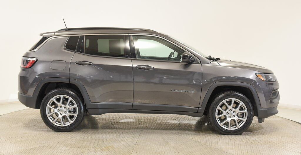 2023 Jeep Compass Latitude Lux Akron