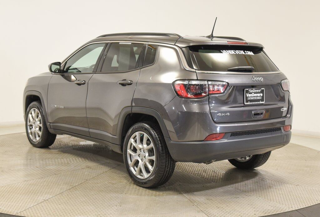 2023 Jeep Compass Latitude Lux Akron