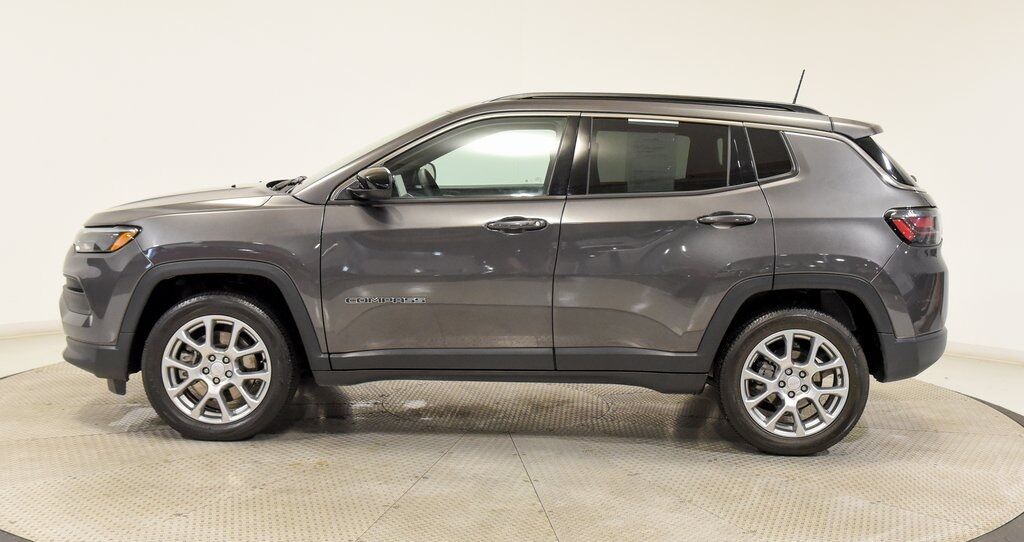 2023 Jeep Compass Latitude Lux Akron OH