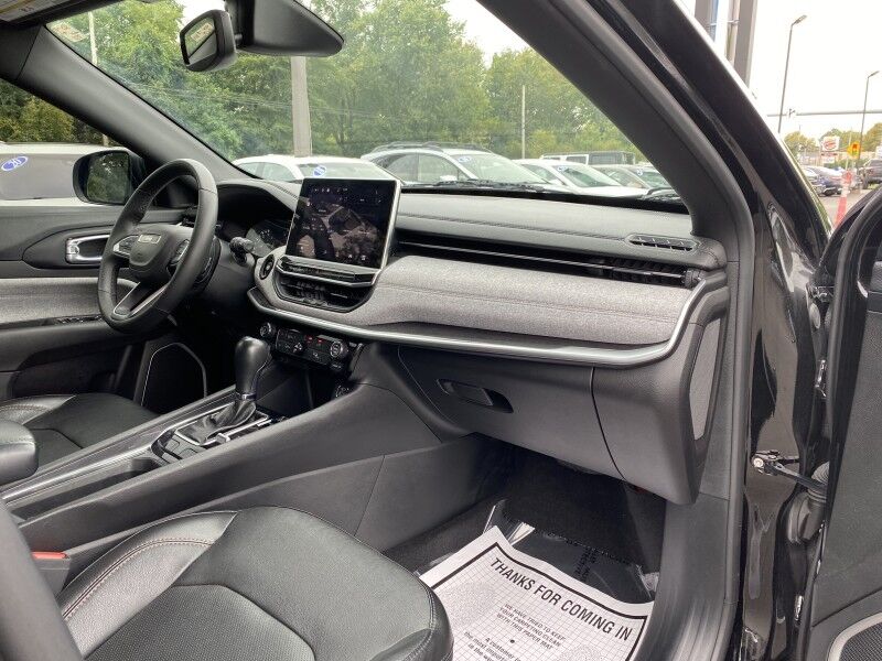 2023 Jeep Compass Latitude Lux Springfield PA
